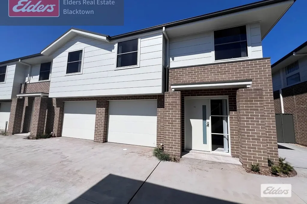 ALMOST NEW, WELL SITUATED TOWNHOUSE
