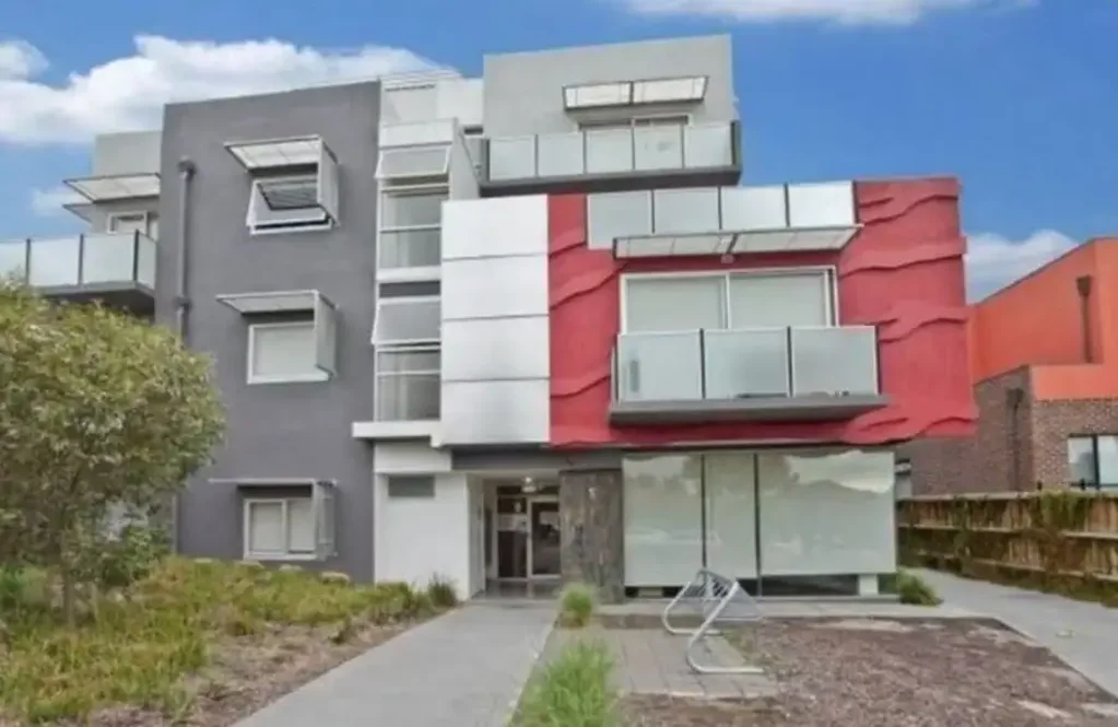 Stylish Fully Furnished One Bedroom Apartment in Box Hill For Rent