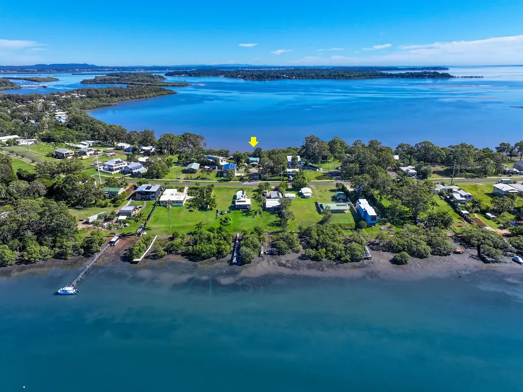 Russell Island 3 Bedroom WATERFRONT LIVING AT ITS FINEST - DUAL LIVING POTENTIAL!