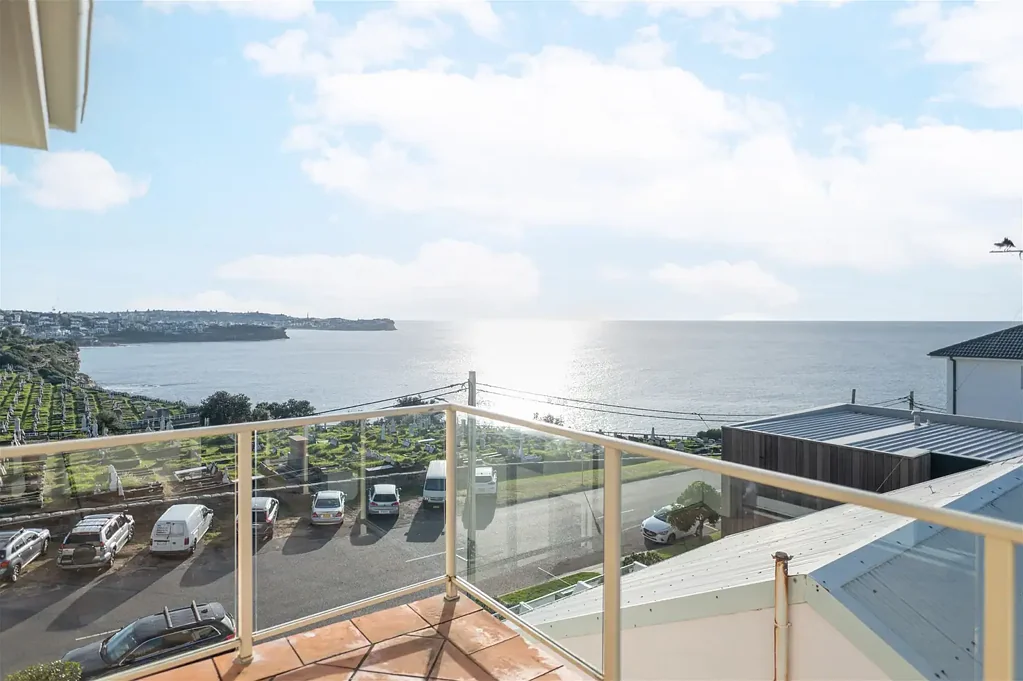 2 Bedroom Apartment with Stunning Ocean Views