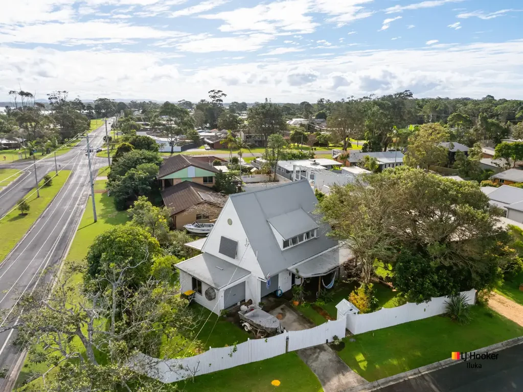 Iluka 3Kwarto Character-Filled Coastal Retreat with Timeless Appeal