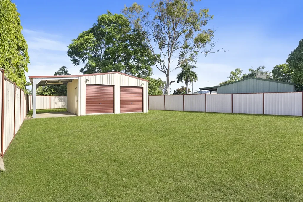 Gracemere 4Kwarto Low-set with a shed!