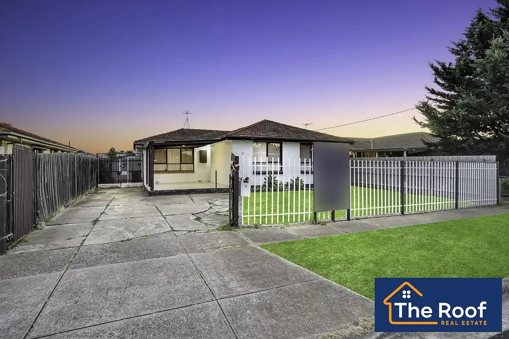 !! Spacious Home for rent in Melton !!