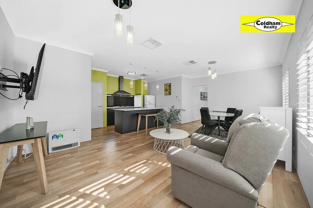 Spearwood 3房  Multiple Offers... More Properties Wanted For Sale. Free Marketing! Light & Bright. Easy Care Home. Presents as New.