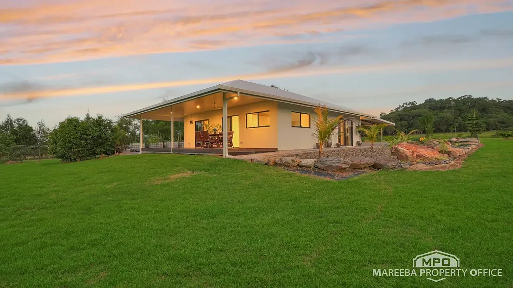 Julatten SCENIC JULATTEN LIFESTYLE WITH MODERN HOME & MOUNTAIN VIEWS