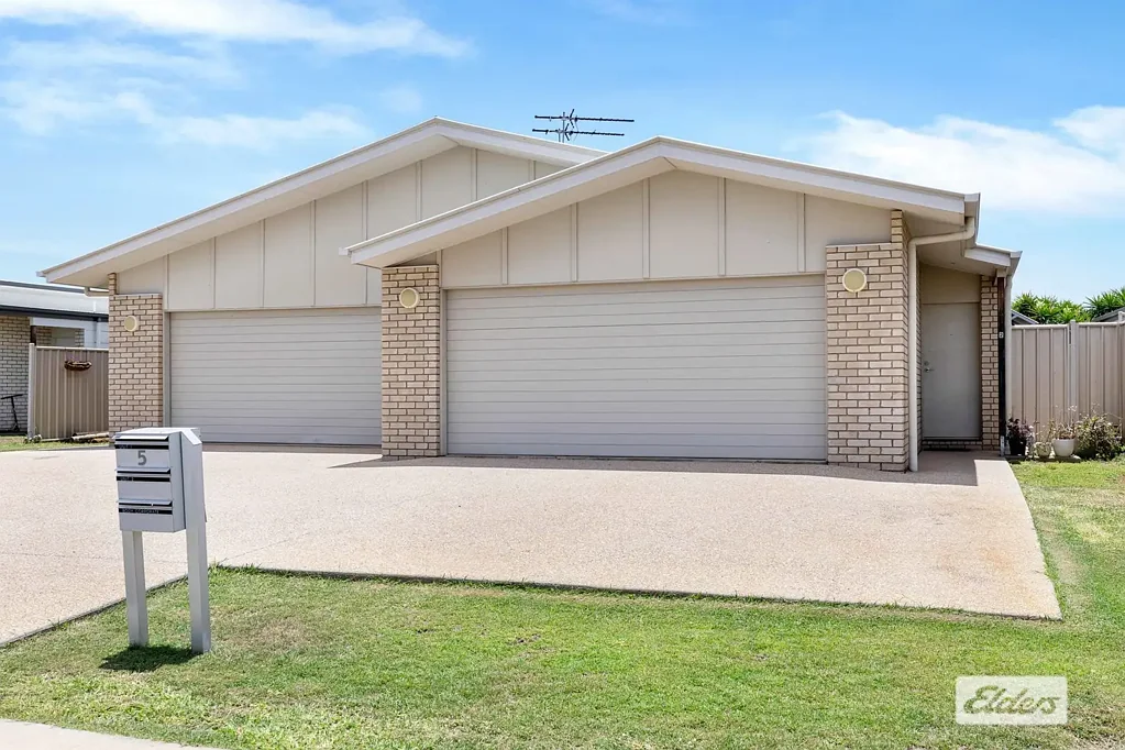 2/5 Calderwood Street, Emerald, QLD 4720