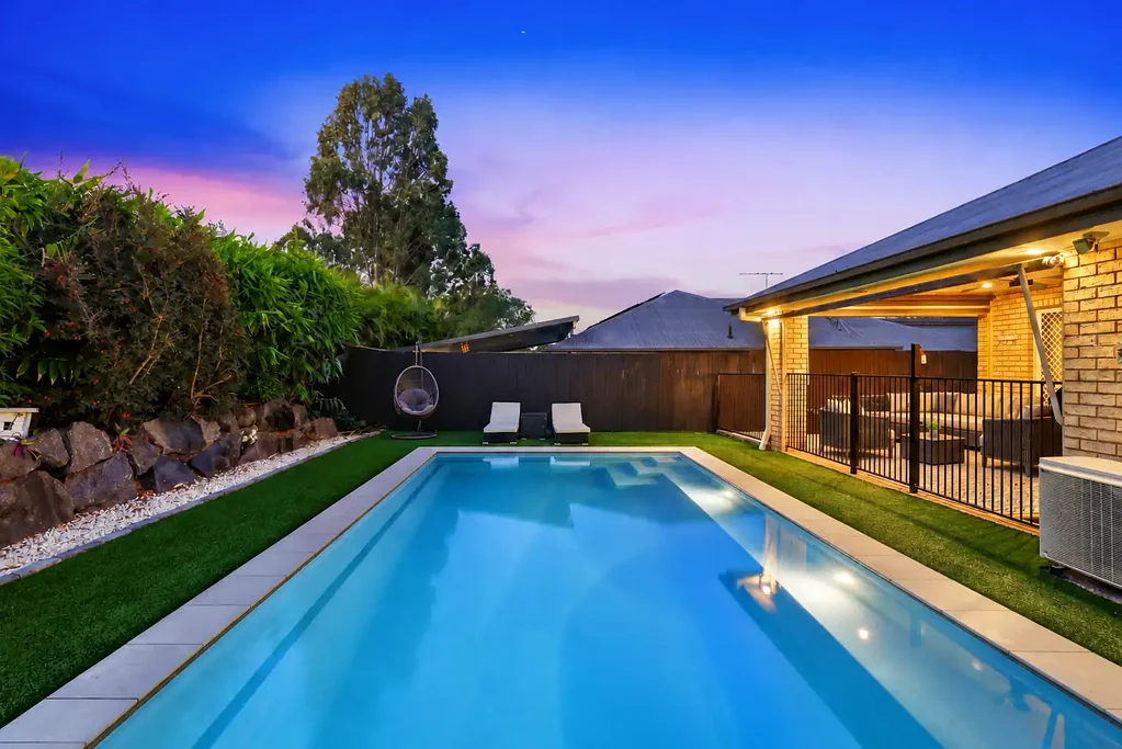 Ormeau 4Phòng ngủ MODERN FAMILY LIVING WITH A POOLSIDE LIFESTYLE
