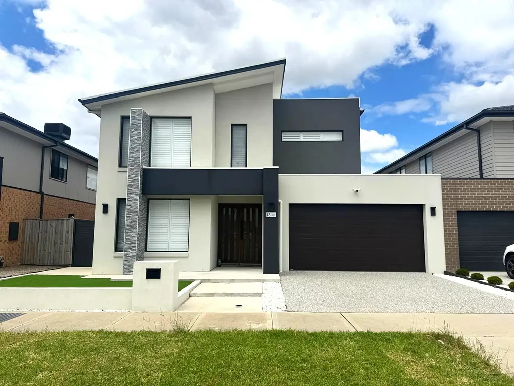 Premium Living Minutes from Schools and Transport!