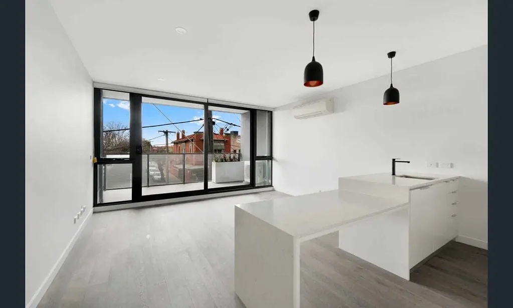 Stylish Apartment in a Prime Hughesdale Location