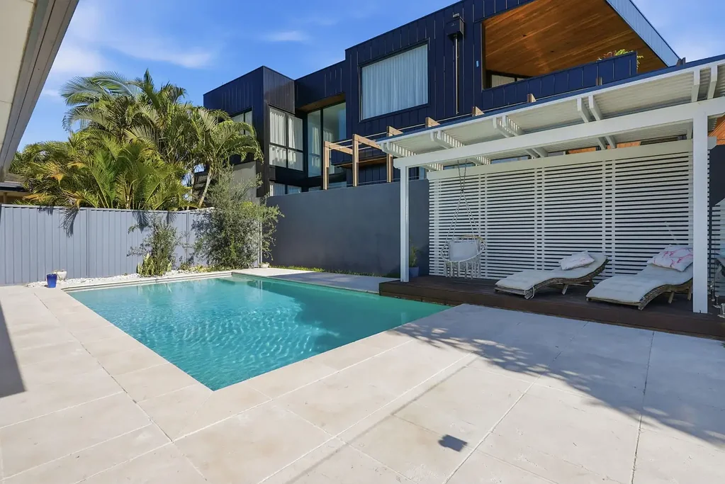 Palm Beach 4房  ALL OFFERS CONSIDERED PRIOR TO AUCTION!
