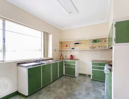 19 Lockhart Street, Como, WA 6152, 3 Bedrooms, 1 Bathrooms, House