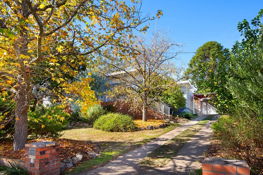 Castlemaine 4 Bedroom Reimagined 1950s Modernist Gem with Garden Sanctuary