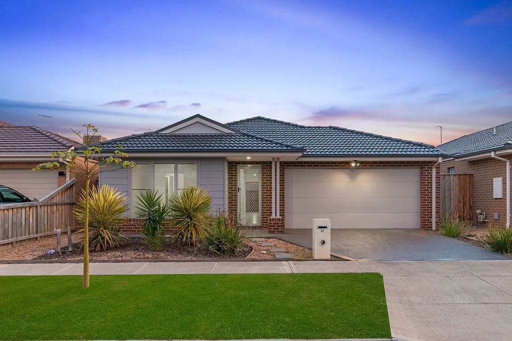 Beautiful 4 Bedroom home in Upper Point Cook