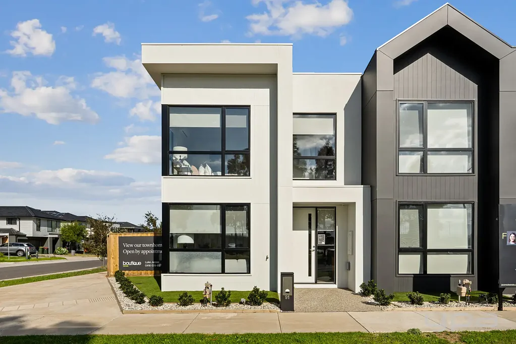 Style & Serenity - A Williams Landing Gem!