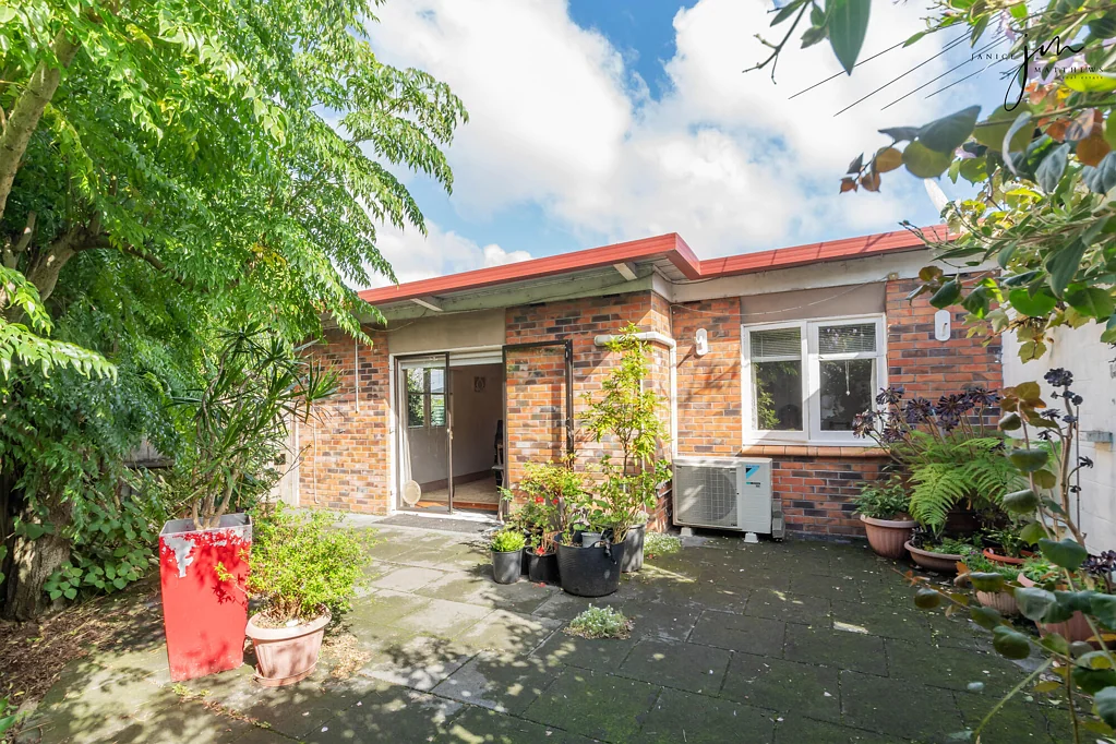 Manurewa 2房  SOLID, SUNNY & MUST BE SOLD