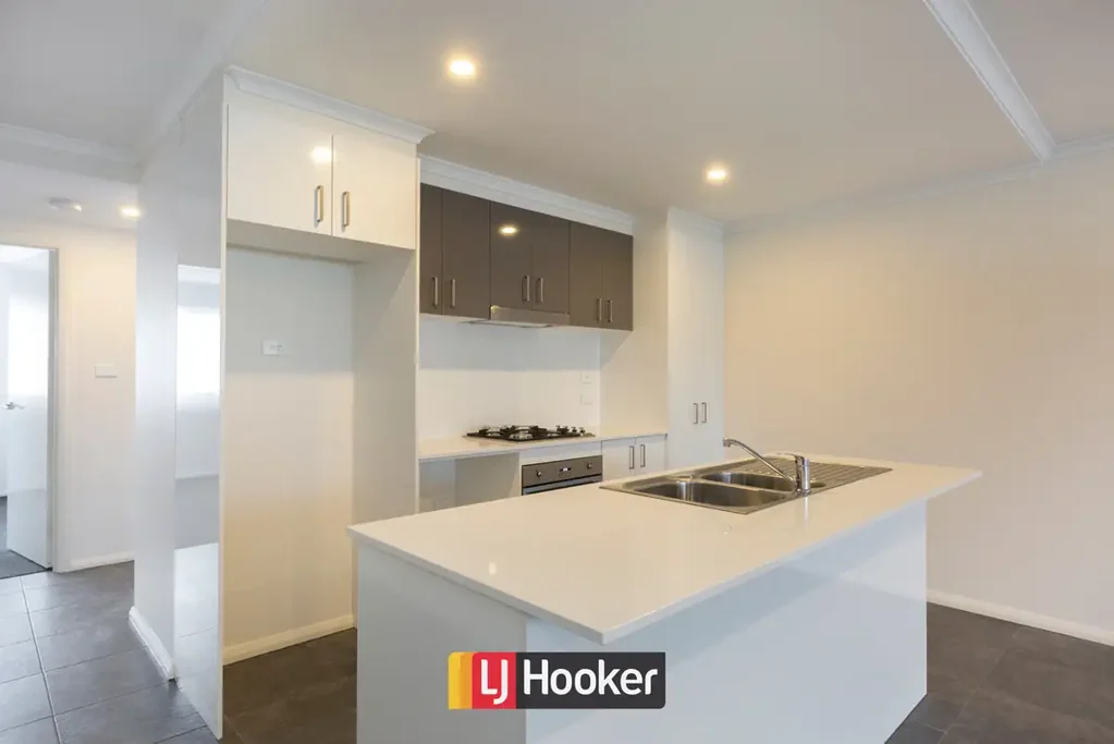 27/60 John Gorton Drive, Coombs, ACT 2611