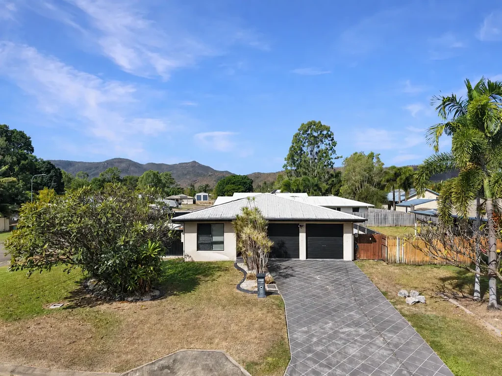 Kelso 4 Slaapkamer Spacious Family Living with Pool and Oversized Patio