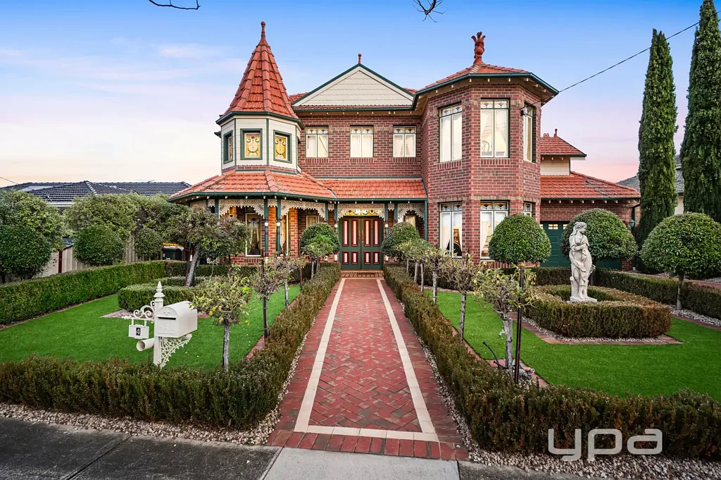 4 Ayr Close, Greenvale, VIC 3059