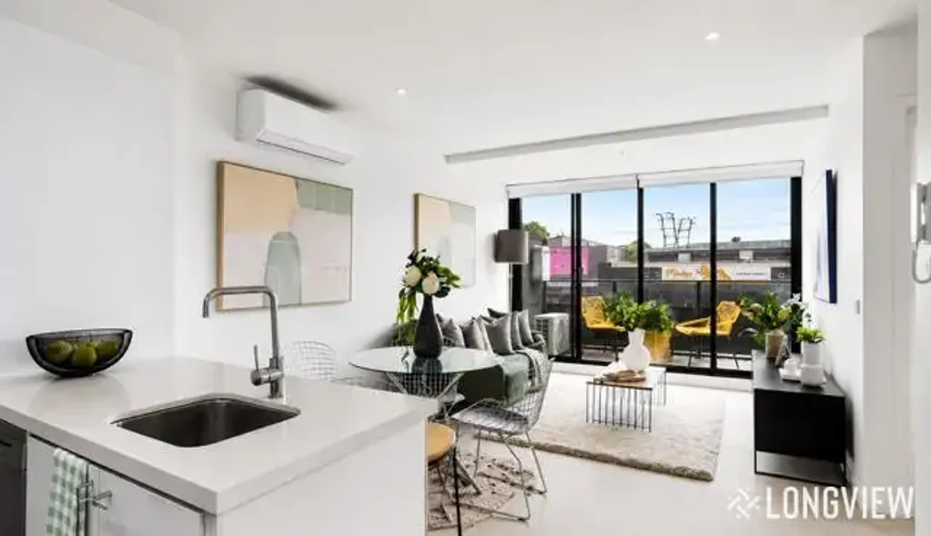 Lifestyle Convenience in The Heart Of Carnegie