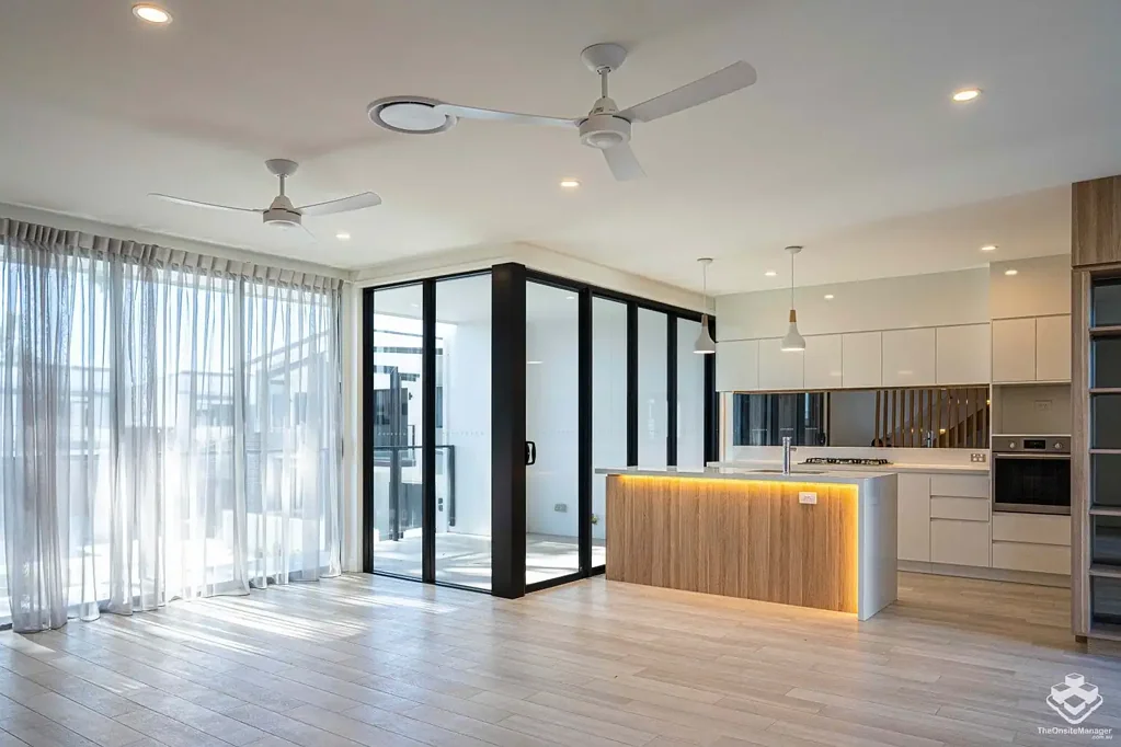 Warm Modern Family Home !
