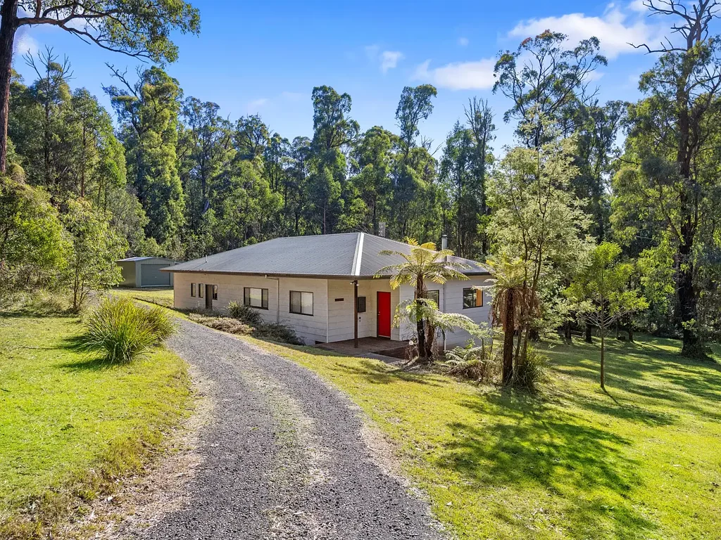 Marysville 3 Bedroom Tranquil Bush Retreat on Dual Titles