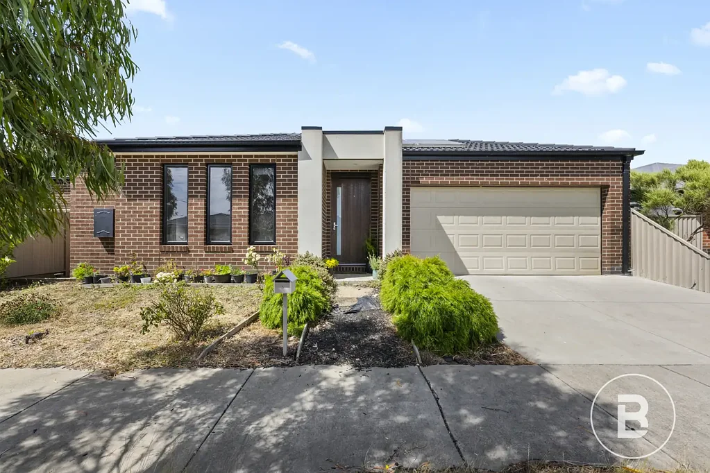 WELL ESTABLISHED FAMILY HOME IN WINTER VALLEY