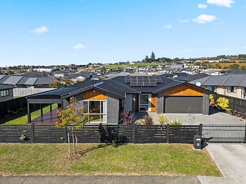 Pukekohe 5房  Exceptional Family Home – Space, Style & Versa...