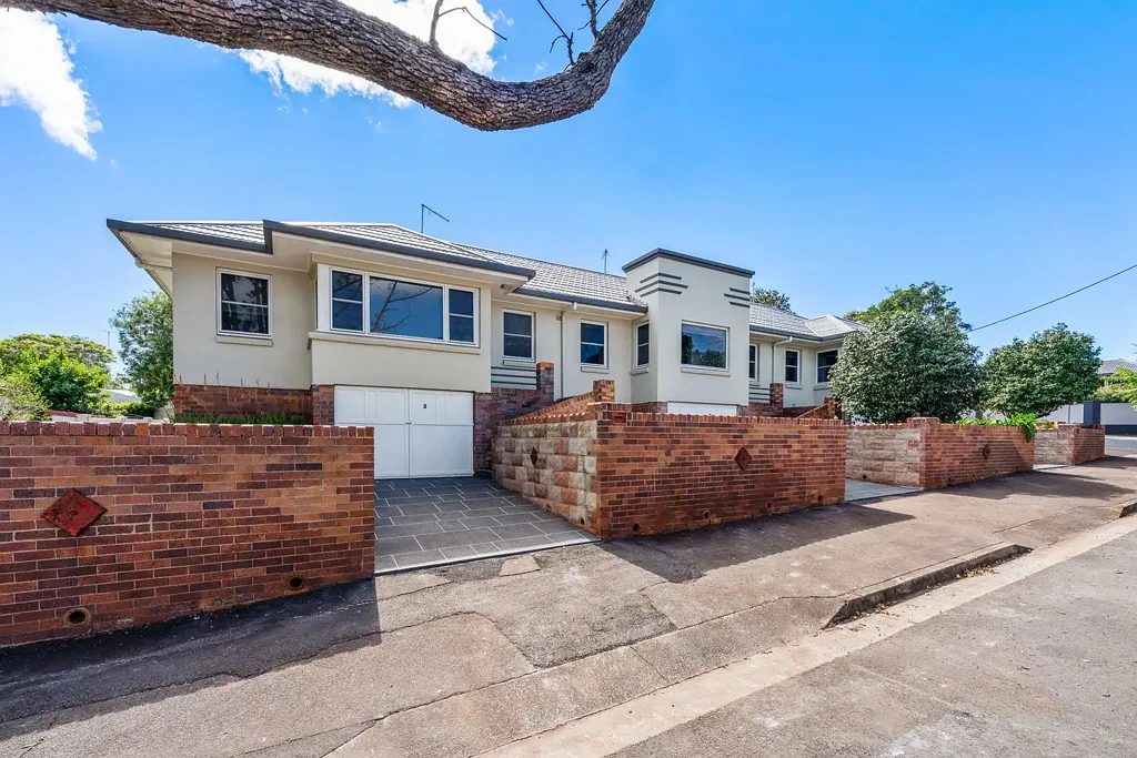 Comfortable Unit Living Close to the CBD