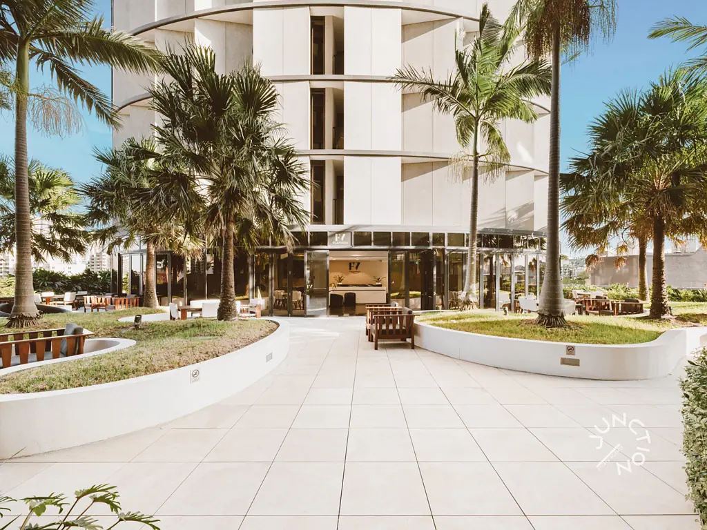 Fortitude Valley 1Phòng ngủ Stunning One Bedroom Plus Study with Vacant Possession