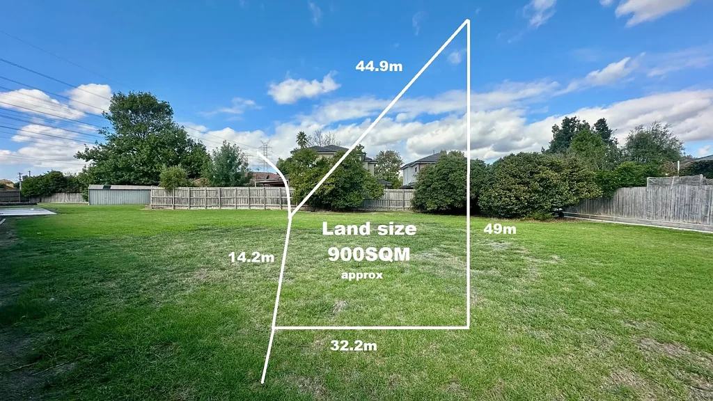Glen Waverley 900平方米空地 安静小路 临近购物中心 平坦土地 梦想之家 豪华联排别墅 Brentwood中学校区 900 sqm Land Golden Opportunity