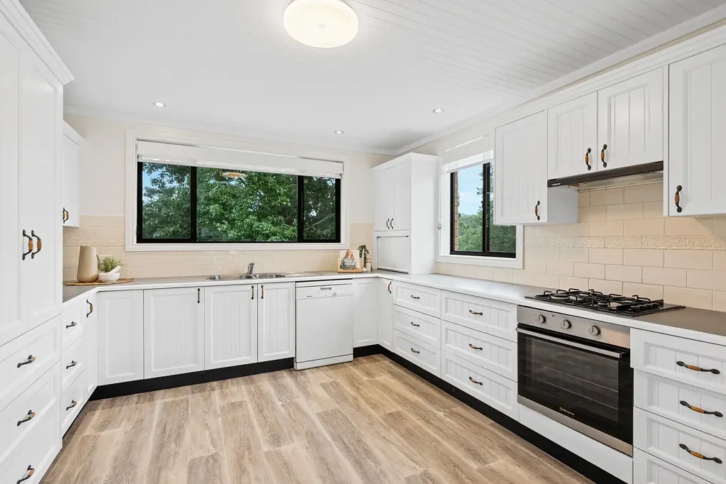 14 Beaumont Avenue, Wyoming, NSW 2250