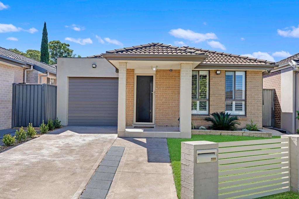 7 Rowland Place, Jordan Springs, NSW 2747