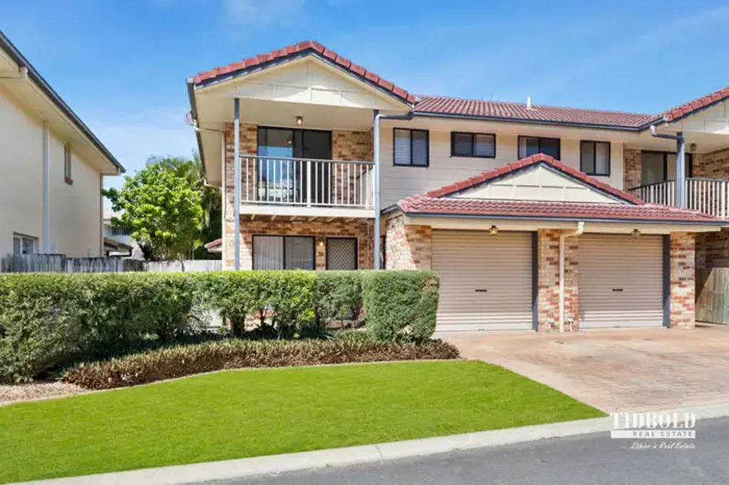 Victoria Point 3 Bedroom PERFECT BLEND OF SPACE, SERENITY & CONVENIENCE!