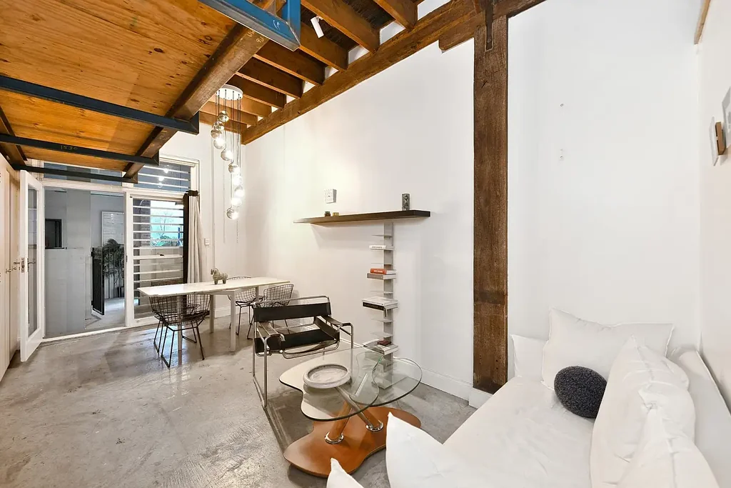 Great Warehouse Conversion with Private Courtyard