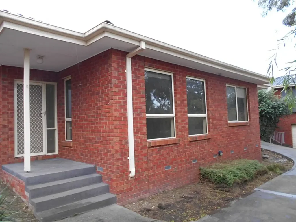 Charming 2-Bedroom Unit