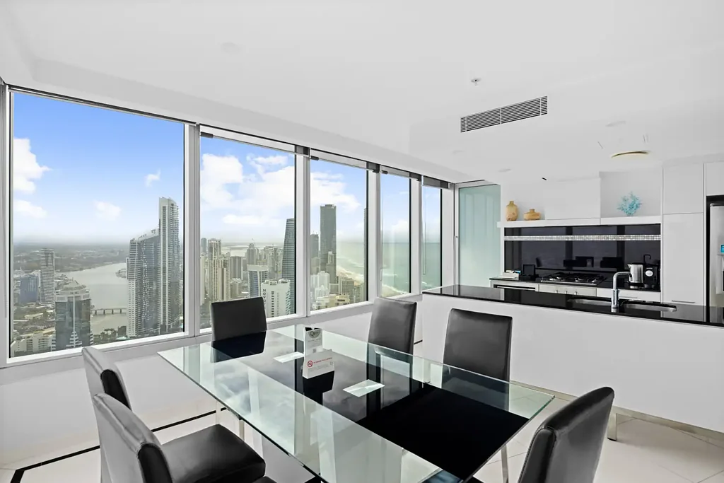 Surfers Paradise 2Habitaciones Sky-High Luxury with Panoramic Ocean & Skyline Views