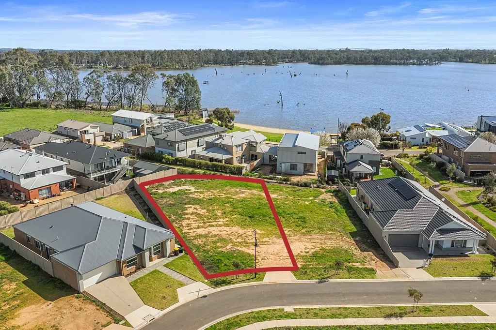 Nagambie Rare Large Allotment in Prestigious Elloura Estate – 974m²