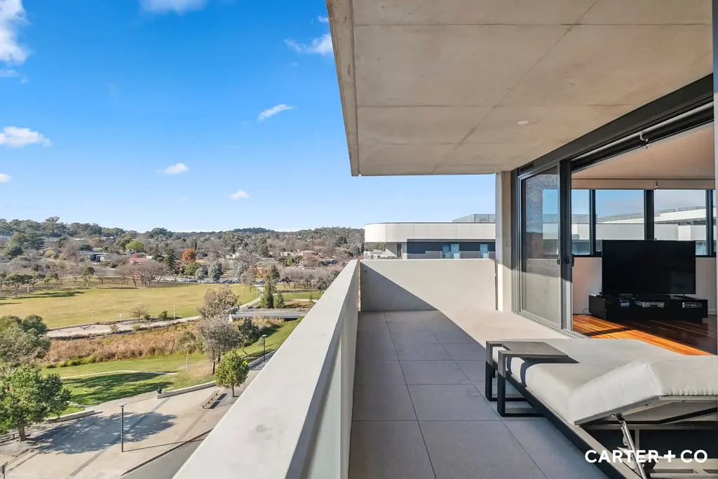 Campbell 3房  North-Facing Luxury with Scenic Views in Prime Location