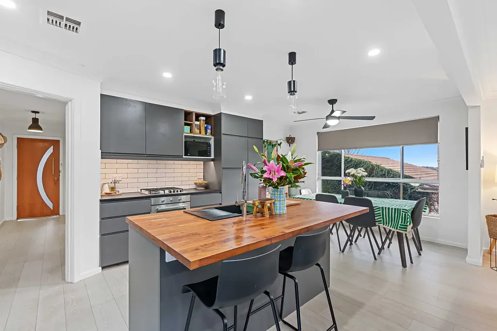 Orange 5ਬੈੱਡਰੂਮ Contemporary & Elevated Family Living