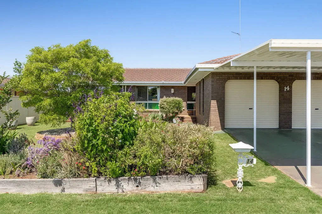 Harristown 3部屋 Charming Brick Home in Prime Harristown Location