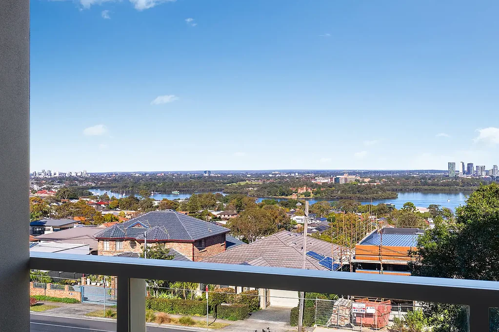 Ryde 2 Bedroom Waterview Putney Hill abode