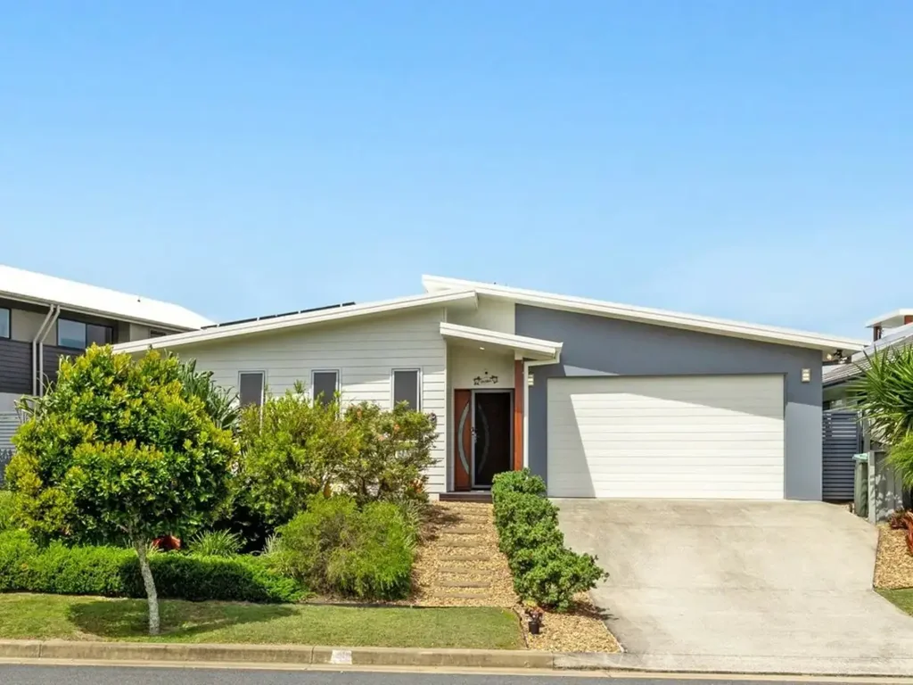 Casuarina 3chambre Coastal Elegance With Single Level Convenience