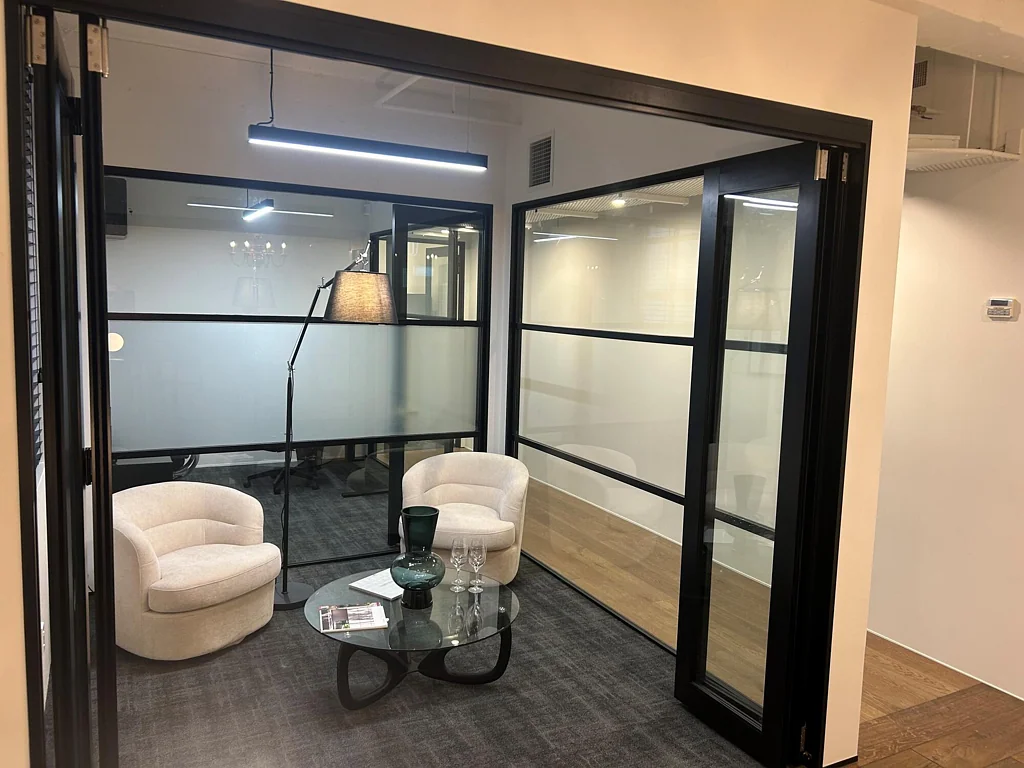 Auckland Central Boutique turnkey character suite