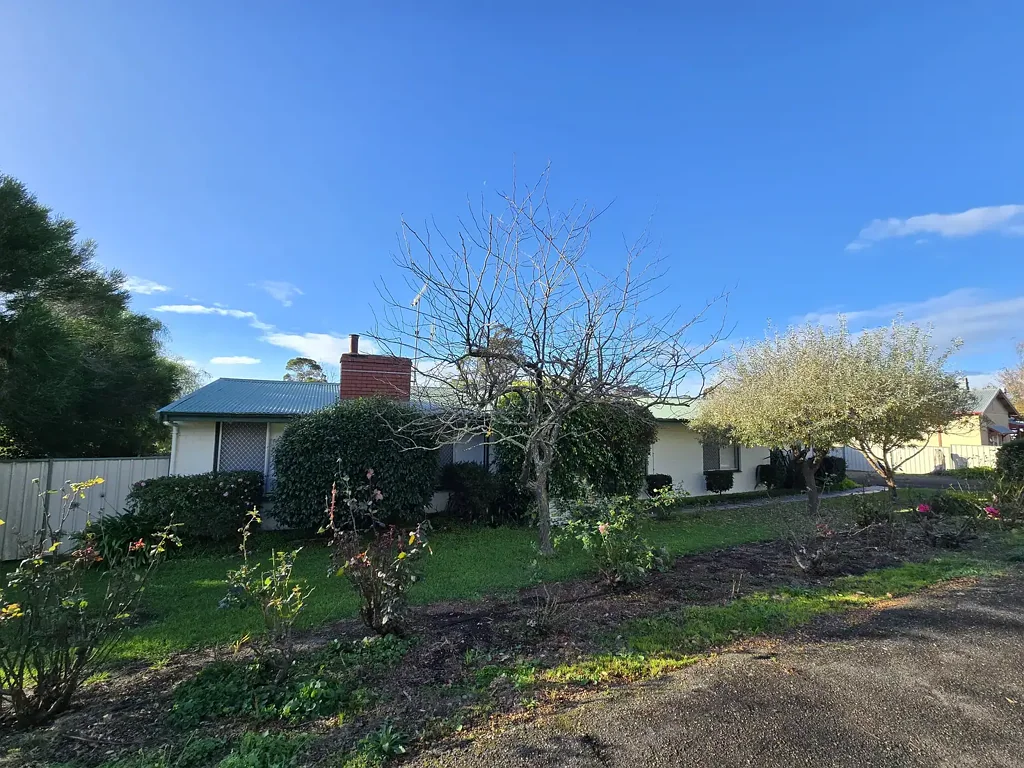 Mount Barker 3 Bedroom CENTRAL LOCATION