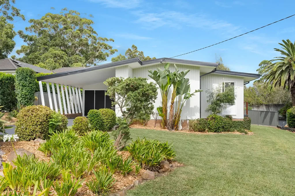 4 Phillips Crescent, Mangerton, NSW 2500