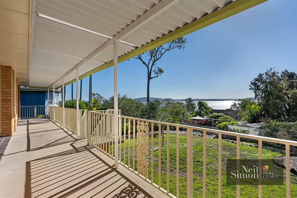 Lemon Tree Passage 3房  Commanding Hilltop Position with Spectacular Northerly Water Views