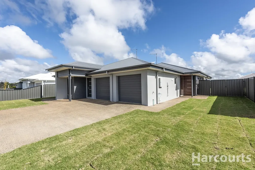 Charming 2-Bedroom Duplex in Popular Woodgate Beachside Village