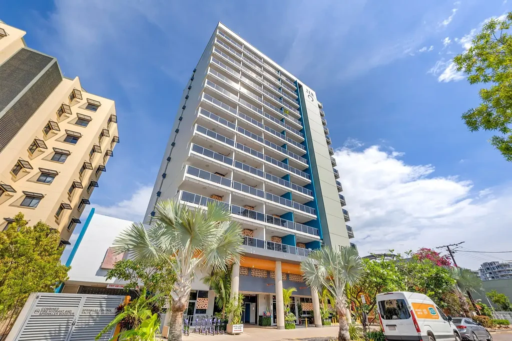 Darwin City 2ห้องนอน Stylish City Living with Stunning Views – Prime Darwin CBD Address