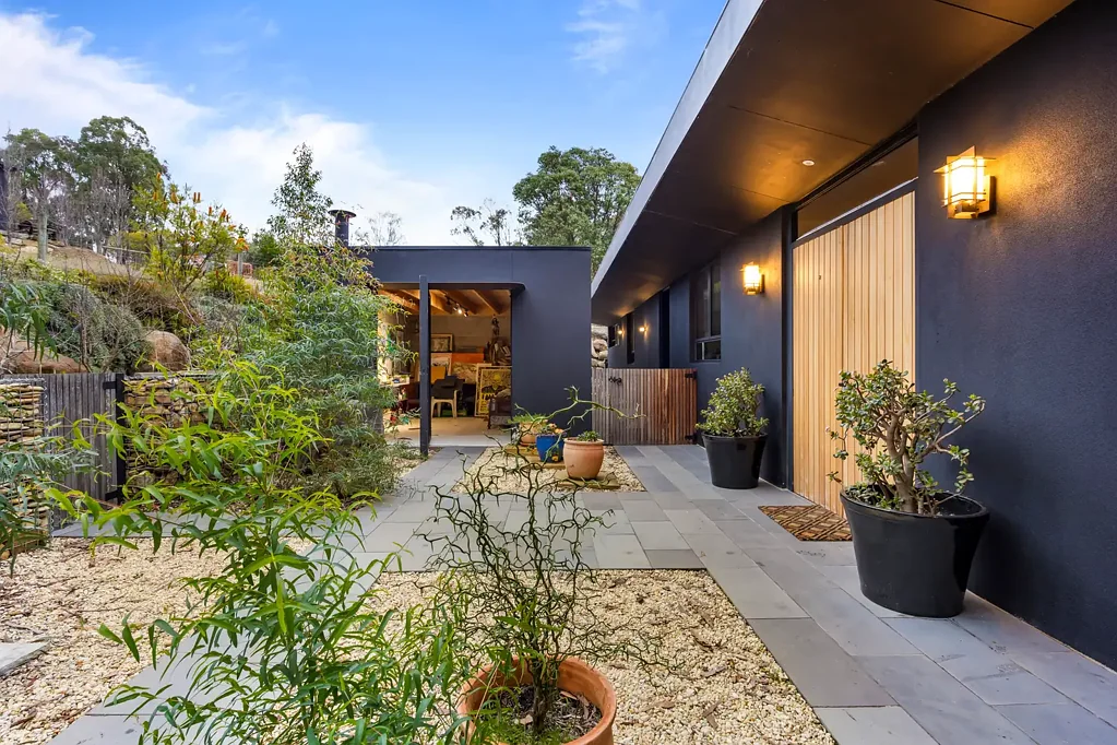 Daylesford 4 Bedroom Bespoke Bush Haven In Tranquil Lake Precinct