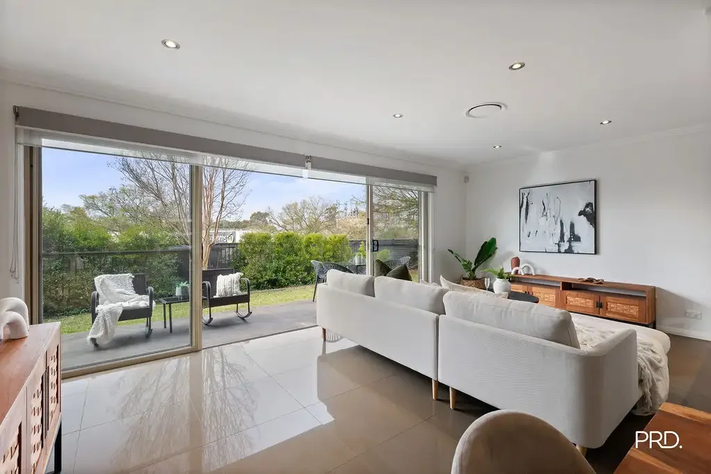 Glenmore Park 3 Slaapkamer Newly Renovated Townhouse!